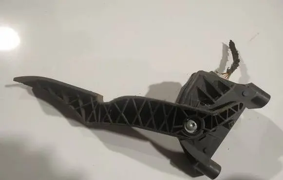 Opel Zafira B Accelerator throttle pedal 9202341BT