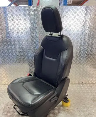Jeep Renegade Front driver seat DG18596