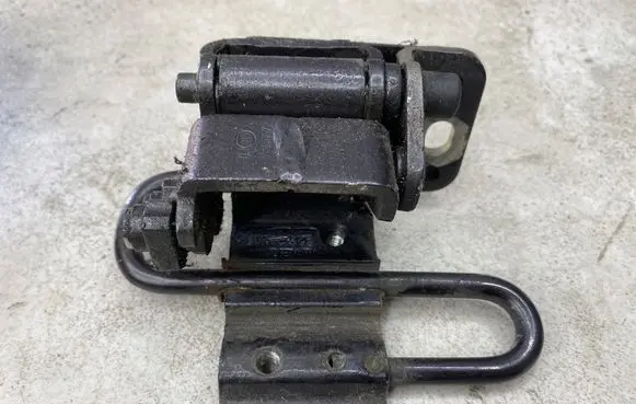 Audi A4 S4 B7 8E 8H Rear door lower hinge 8E0833412E