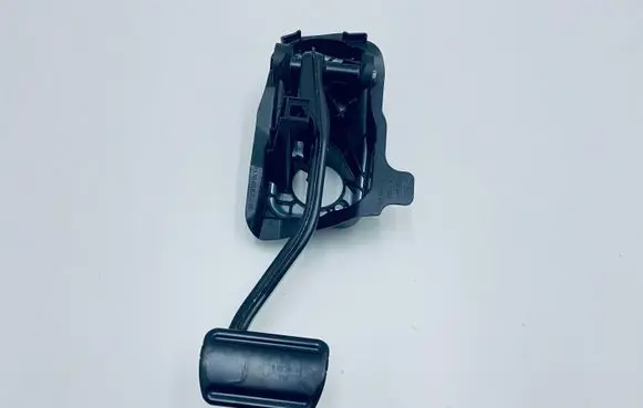 Mercedes-Benz GLC X253 C253 Brake pedal A2052920515