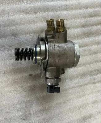 Audi A5 8T 8F Fuel injection high pressure pump 07L127026AB 07L127026