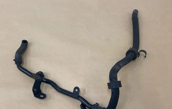 Coolant pipe/hose