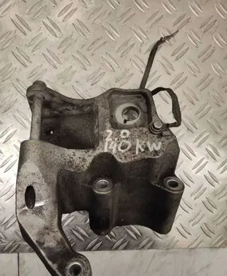 Volvo XC60 Engine mounting bracket 31401633