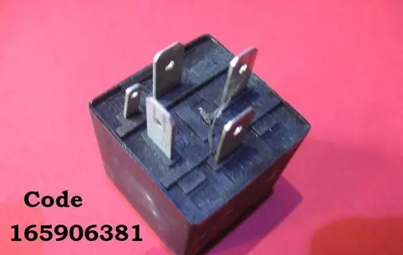 Seat Toledo I (1L) Fuel pump relay 165906381