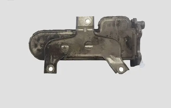 Volkswagen Golf V EGR valve cooler 038131513AD 3210275