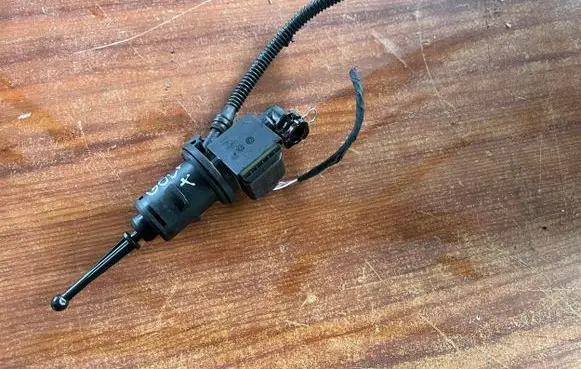 Volkswagen Golf Plus Clutch slave cylinder 1K0721388T