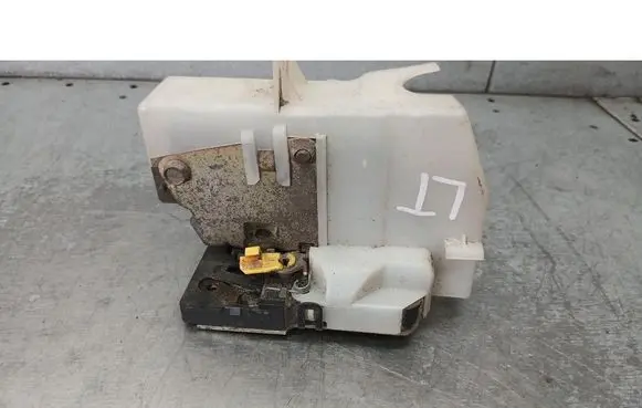 Renault Clio II Rear door lock 