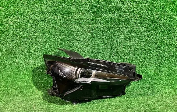 Mazda CX-30 Headlight/headlamp DFR751030