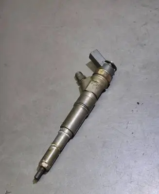 BMW 5 E60 E61 Fuel injector 0445110212 7794652
