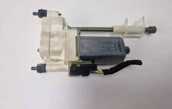 Audi A8 S8 D3 4E Seat adjustment motor 0130002909