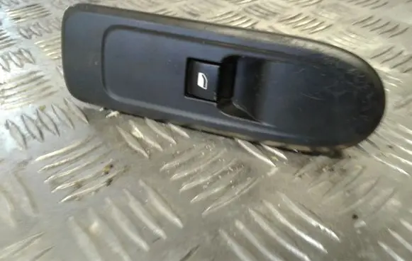 Peugeot 308 Electric window control switch 96565184