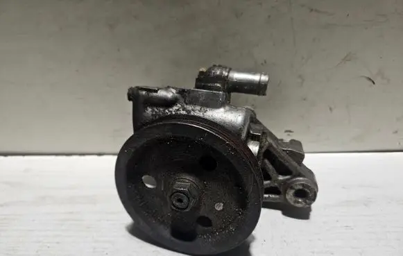 Honda Civic III Power steering pump P02504726Q