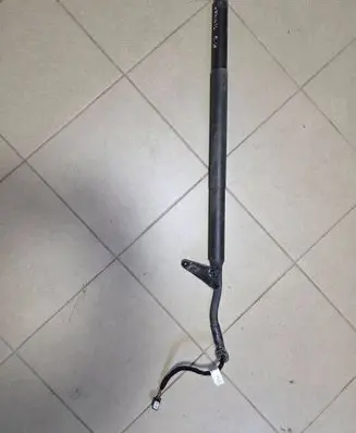Volkswagen Tiguan Tailgate strut 5NA827428
