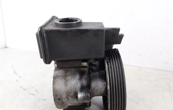 Peugeot 206 Power steering pump