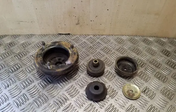 Mitsubishi Pajero Coil spring mount 