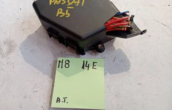 Volkswagen PASSAT B5 Fuse box set