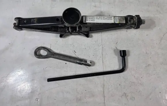 Mercedes-Benz Vito Viano W447 Lift Jack A6395800218