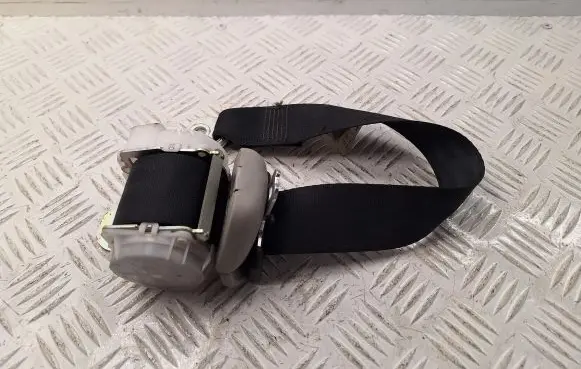 Toyota Corolla Verso AR10 Third row seat belt 735700F010C0 7L2550