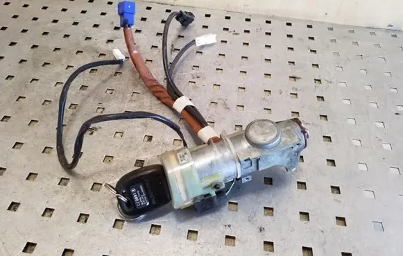 Subaru Forester SG Ignition lock 88215AE010 X1T25571