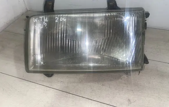 Volkswagen Transporter - Caravelle T4 Headlight/headlamp 0244437