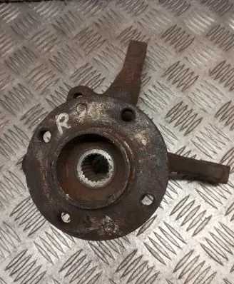 Renault 19 Front wheel hub