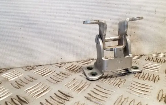 Suzuki Grand Vitara II Tailgate/trunk/boot hinge