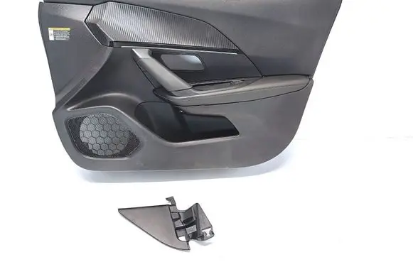 Peugeot 2008 II Front door card panel trim 98325581ZD