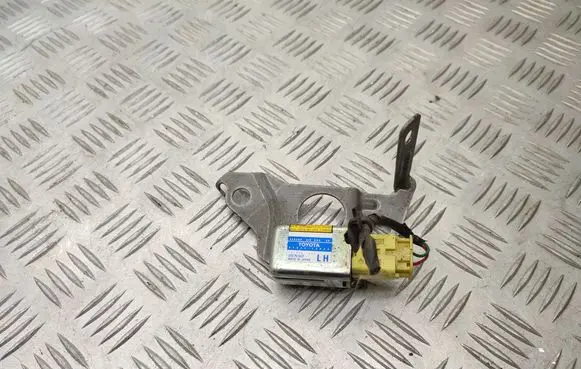 Toyota Avensis T250 Airbag deployment crash/impact sensor 8983442020