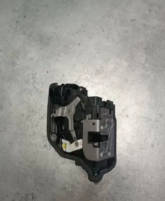 BMW 2 F46 Front door lock 7281931
