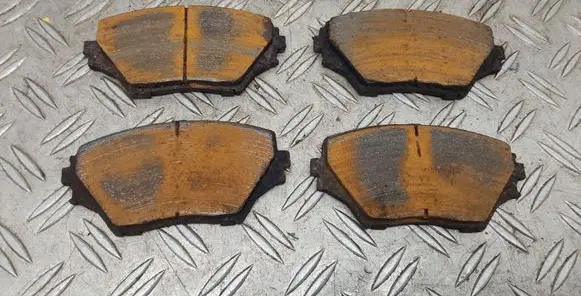 Toyota RAV 4 (XA20) Brake pads (front) 