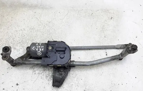 Volkswagen PASSAT B7 Front wiper linkage 
