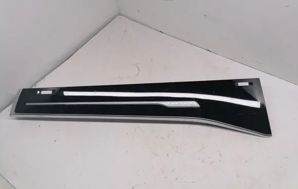 Audi Q7 4M Dashboard glove box trim 4M8857720