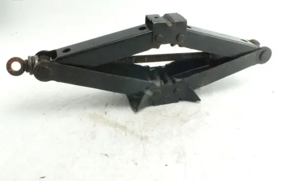 Peugeot 607 Spare wheel mounting bracket 