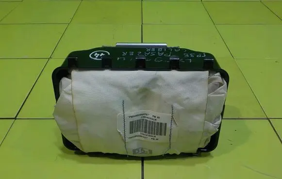 Dodge Caliber Passenger airbag 