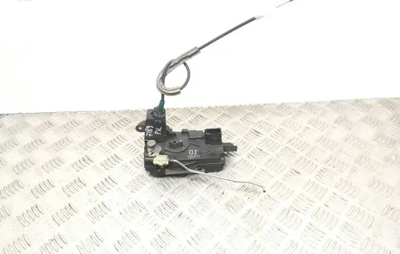 Opel Zafira B Front door lock 13210751 41472091