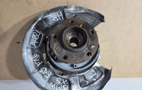 BMW X5 F15 Rear wheel hub spindle/knuckle 687721801