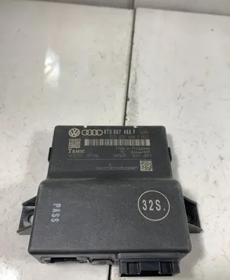 Audi A4 S4 B8 8K Gateway control module 8T0907468F