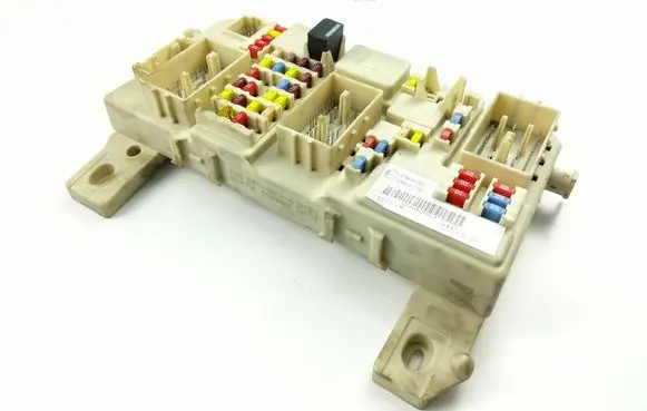 Ford Kuga I Fuse module 7M5T14A073JG