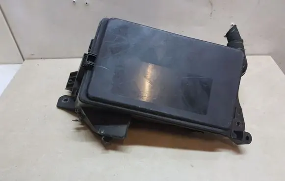 Lexus IS 200-300 Fuse module