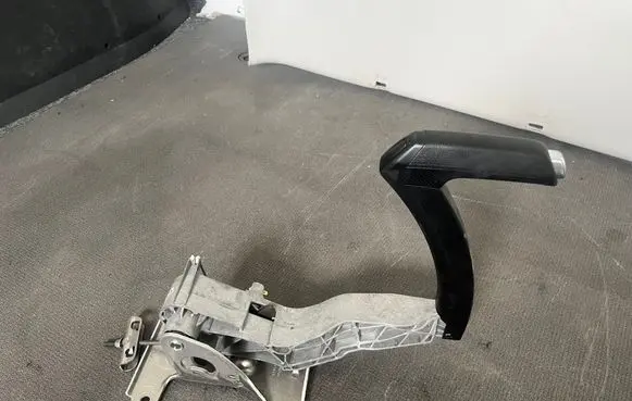 Renault Megane IV Handbrake/parking brake lever assembly