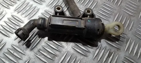 BMW 5 E39 Clutch master cylinder 6754648