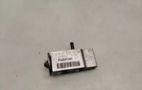 Mercedes-Benz Vaneo W414 Air conditioning (A/C) expansion valve A1688300284
