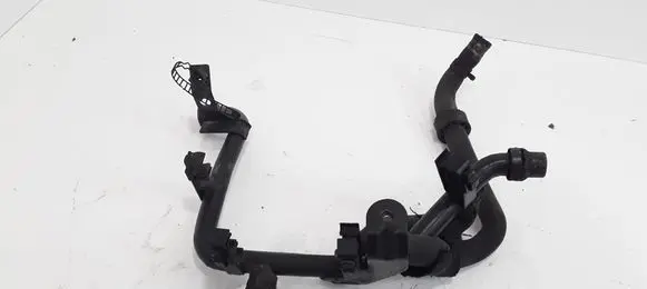 Volkswagen PASSAT B5.5 Engine coolant pipe/hose