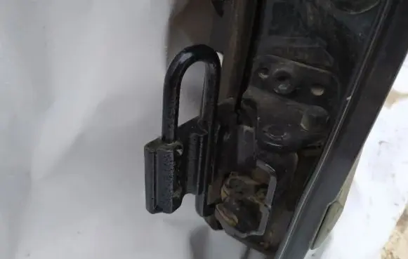 Audi A4 S4 B6 8E 8H Rear door lower hinge