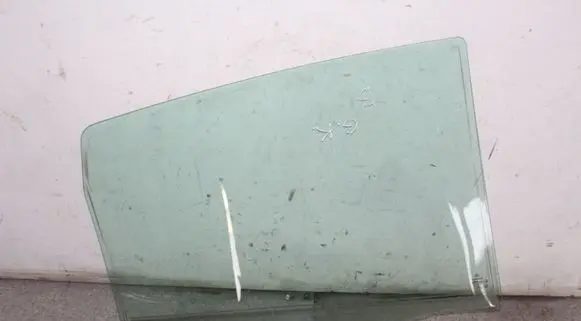 Mercedes-Benz B W245 Rear door window glass