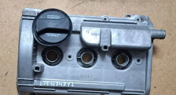 Audi A6 S6 C5 4B Rocker cam cover 078103471