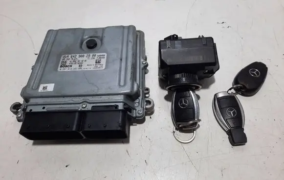 Mercedes-Benz C AMG W204 Engine control unit/module A6429002900 A2079052600 A6429010200