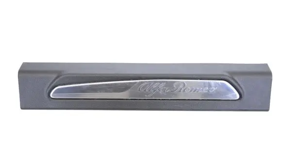 Front sill trim cover
