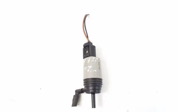 Lexus RX 330 - 350 - 400H Windscreen/windshield washer pump 6934159