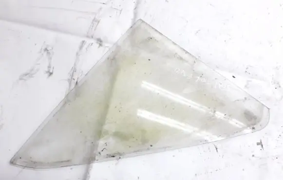 Seat Toledo I (1L) Rear vent window glass 
